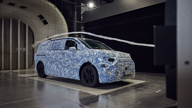 Прошедший ряд испытаний Mercedes-Benz VLE показался на новых фото