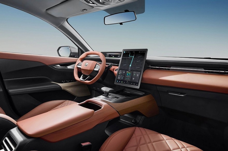 Седан Changan Lamore, который доступен и в России, получил новый салон после рестайлинга