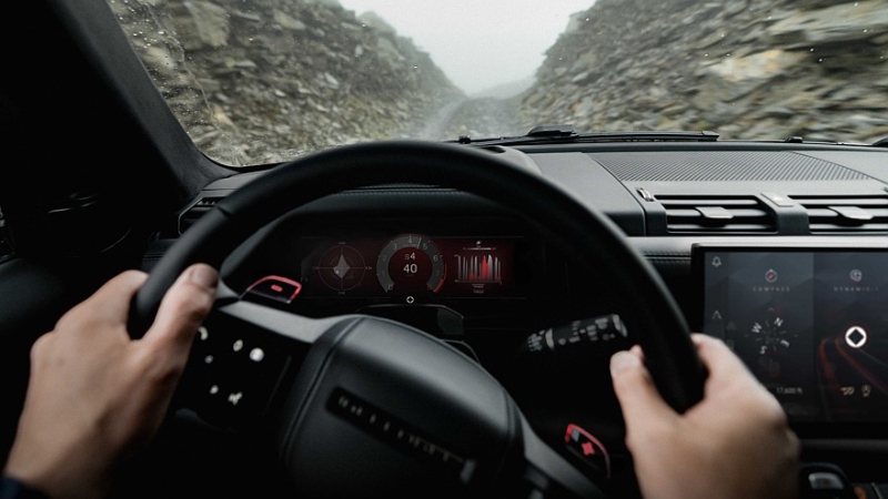 «Слился с тьмой»: у внедорожника Land Rover Defender Octa появился «затемнённый» вариант