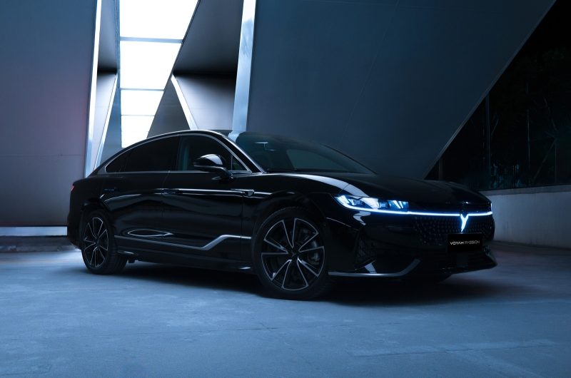 Стартовали продажи гибридного седана Voyah Passion с местной пропиской. Цена известна