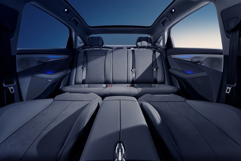 Стартовали продажи гибридного седана Voyah Passion с местной пропиской. Цена известна