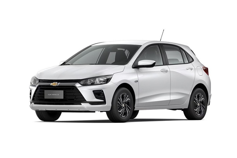 Теряющий покупателей Chevrolet Onix пережил рестайлинг: официальные фото