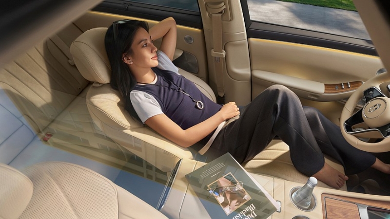 Большой кроссовер AITO M7 второго поколения показался на новых официальных снимках