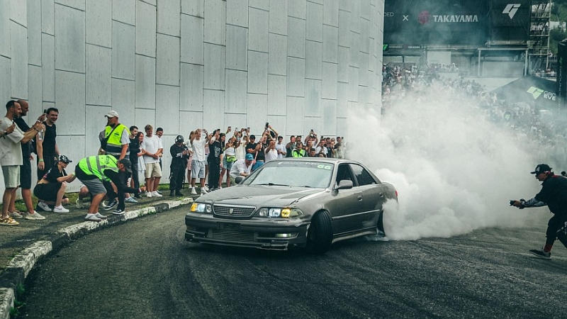 Дрифт как по маслу: Takayama поддержала фестиваль автомобильной культуры Grounded