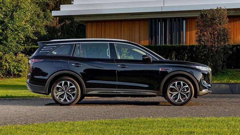 Кроссовер Hongqi HS7 второго поколения выходит на российский рынок, цены известны