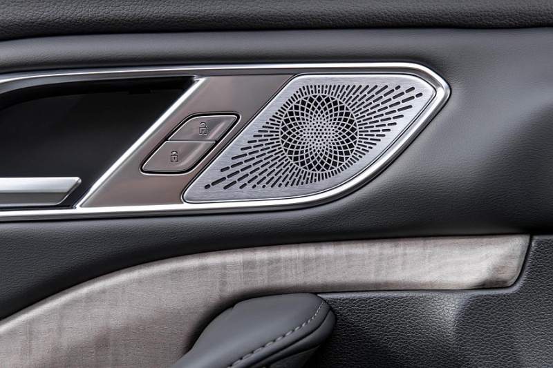 Кроссовер Hongqi HS7 второго поколения выходит на российский рынок, цены известны