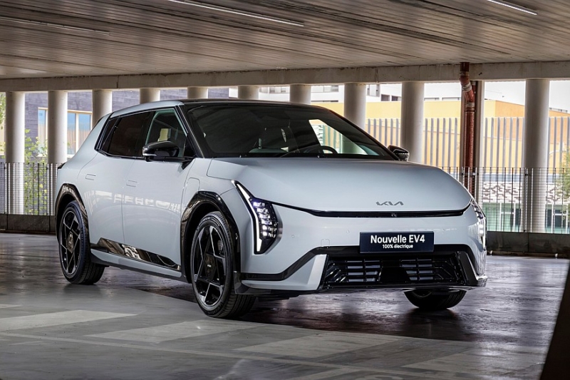 На замену Kia Ceed: в Словакии стартовало производство хэтчбека Kia EV4