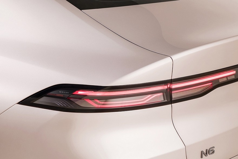 Новый седан Nissan N6 показали на официальных фото