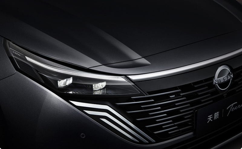 Новый седан Nissan Teana показался на официальных снимках