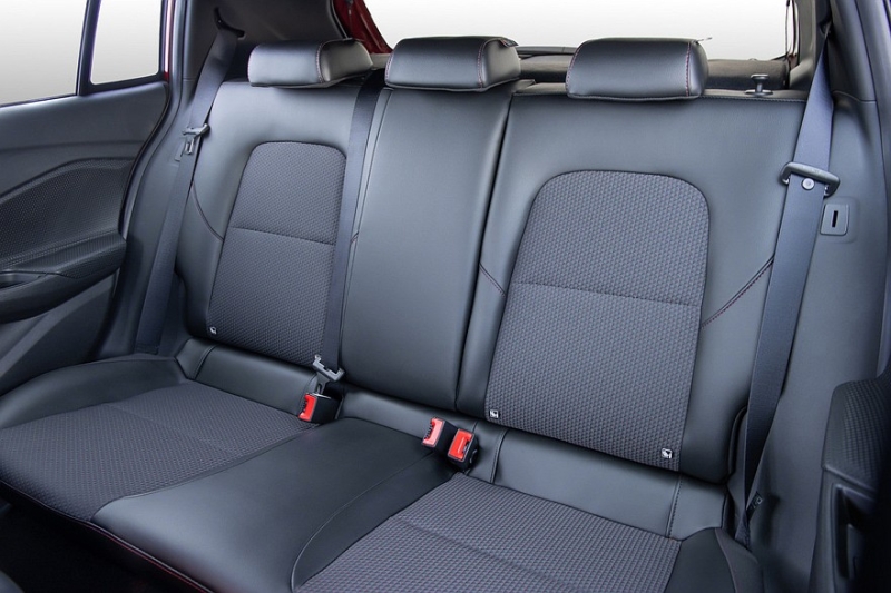 Обновлённый Chevrolet Onix: «живые» фото, подешевевшая база и другие уточнения