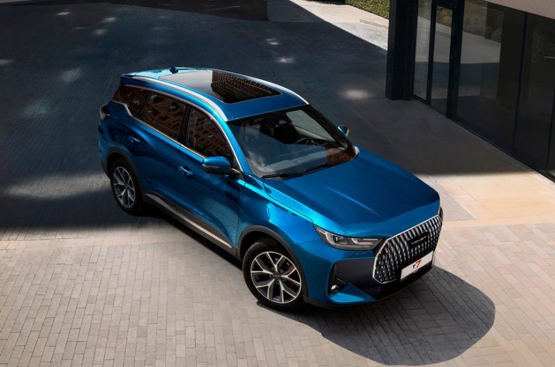 Российский бренд Tenet расширяет гамму: на подходе кроссовер T7