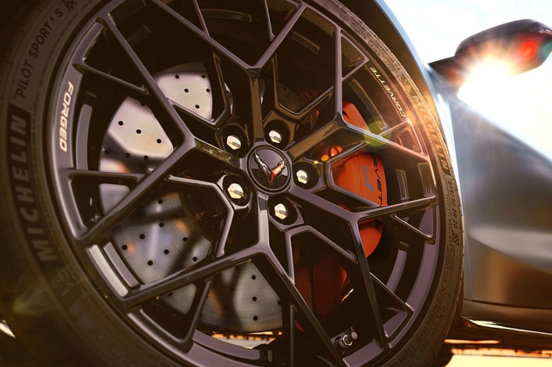 Шок-цена: Corvette ZR1X выходит на рынок как самый доступный в мире гибридный гиперкар