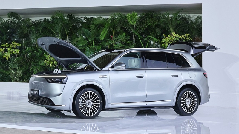 Ставший хитом гибридный кроссовер AITO M8 обрёл чисто электрическую версию