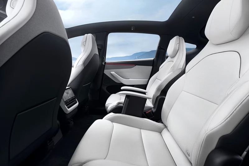 Теперь горбатый: кроссовер Tesla Model Y обрёл в Китае распухшую версию L