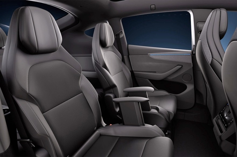 Теперь горбатый: кроссовер Tesla Model Y обрёл в Китае распухшую версию L