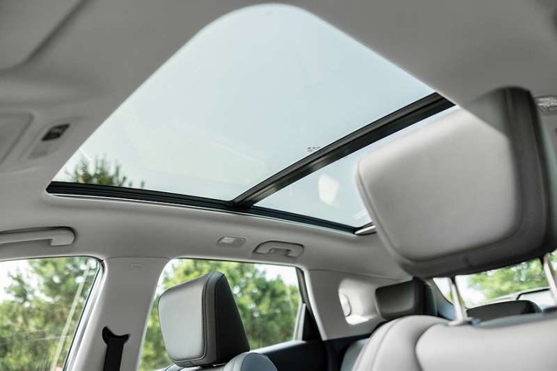 В России стартовали продажи флагманского кроссовера Dongfeng Huge