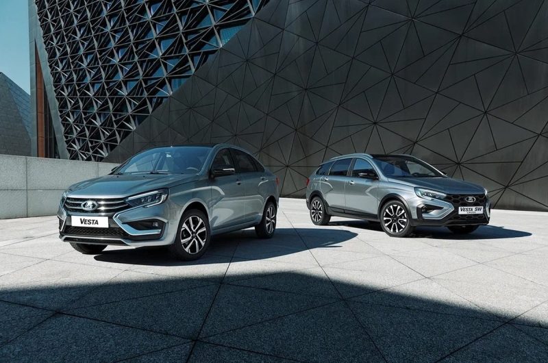 Авторынок РФ в августе: Веста потеряла второе место, в рейтинг марок вернулась Toyota