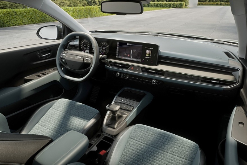 Бюджетный кроссовер Kia Stonic сменил имидж после рестайлинга