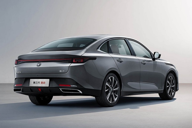 Changan Eado, он же Lamore или Uni-L: седан с новым салоном доступен сразу со скидками