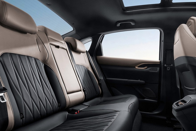 Changan Eado, он же Lamore или Uni-L: седан с новым салоном доступен сразу со скидками