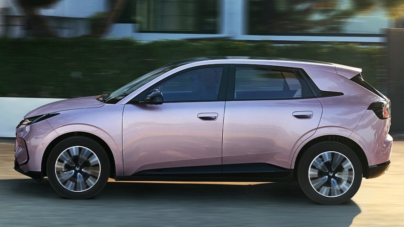 Хэтчбек Arcfox T1 размером с VW Golf выходит на рынок по цене Лады Гранты