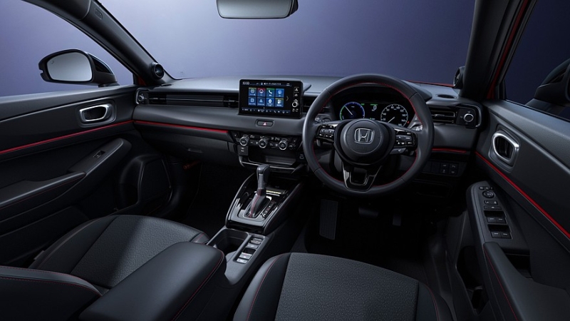 Honda рассекретила «подогретый» гибридный кроссовер Vezel RS, цены известны