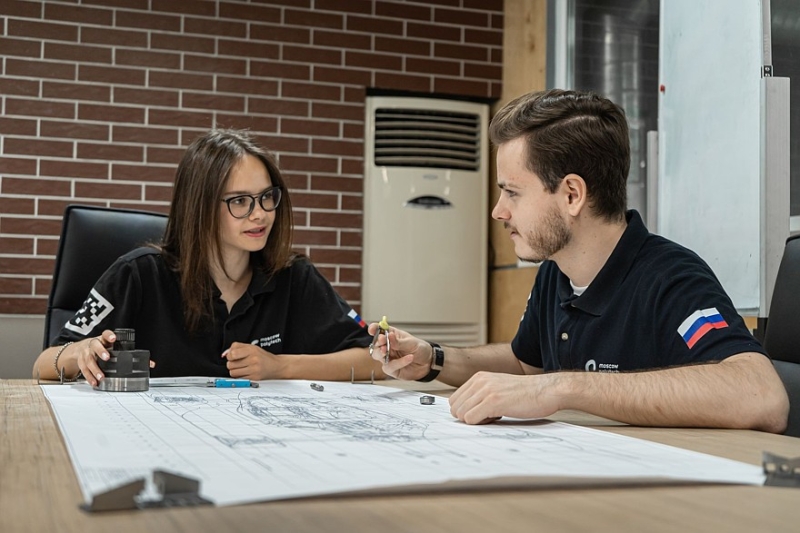 Инженеры и студенты Московского Политеха раскрывают секреты создания спортпрототипа FDR12
