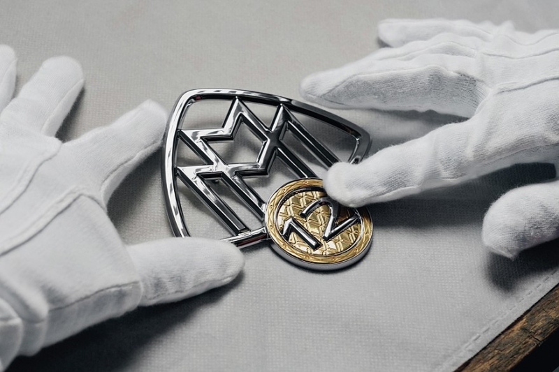 Mercedes-Maybach S-Class обзавёлся спецверсией V12 Edition с декором из золота