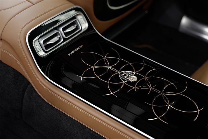 Mercedes-Maybach S-Class обзавёлся спецверсией V12 Edition с декором из золота