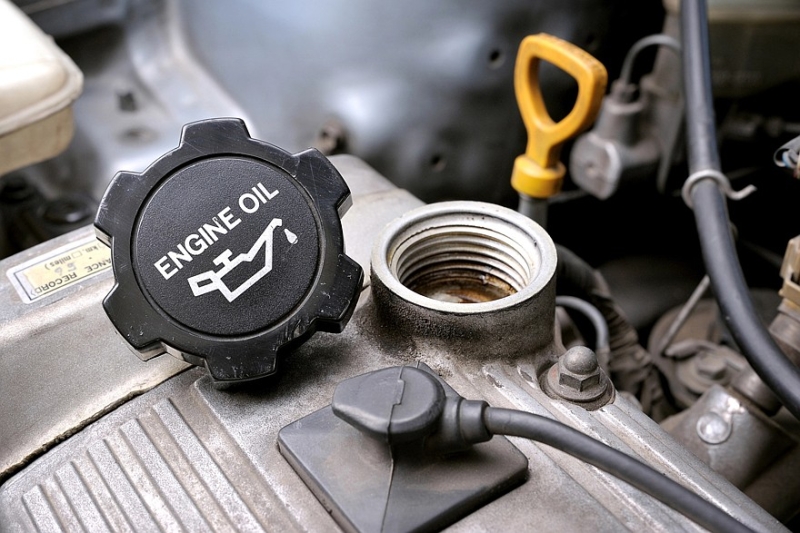 На растущем рынке моторных масел в РФ лидерство продолжают удерживать SINTEC и «Лукойл»