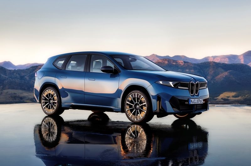 Новый BMW iX3: узкие ноздри, эксцентричный салон, 800 вольт и суперкомпьютеры