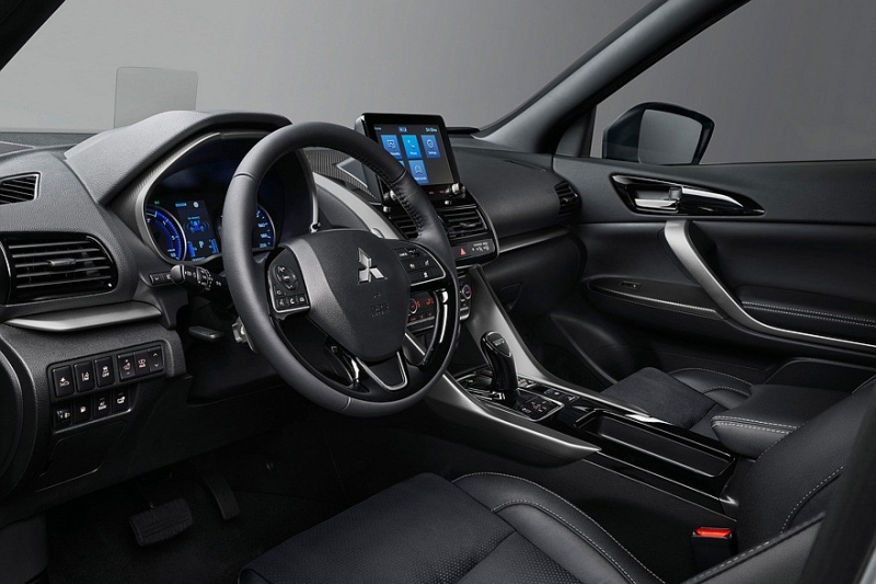 Новый Mitsubishi Eclipse Cross на базе Renault стартует с топовой начинкой