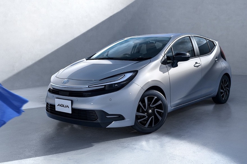 Обновлён хэтч Toyota Aqua: облик в стиле старших моделей и расширенный список оборудования