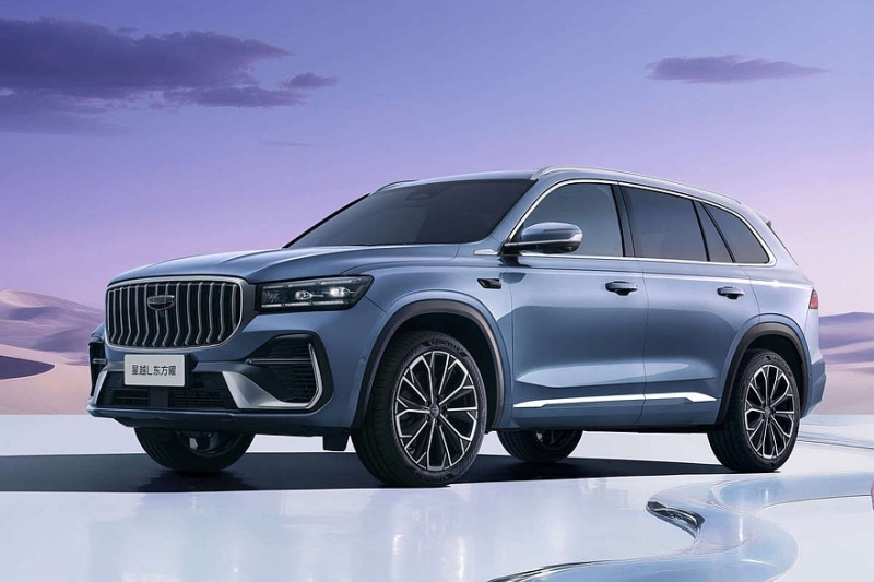 Обновлённый Geely Monjaro: более мощный мотор и модное табло