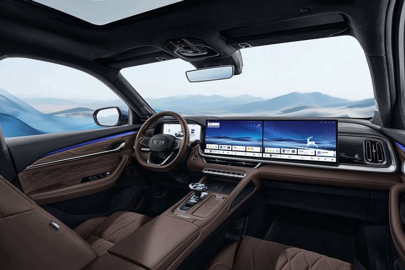 Обновлённый Geely Monjaro: более мощный мотор и модное табло