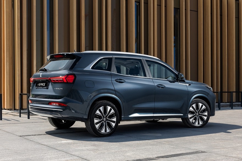 Обновлённый кроссовер Evolute i-Space: оснащение и цены