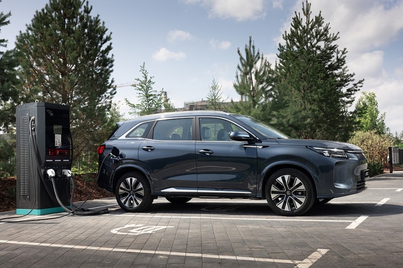 Обновлённый кроссовер Evolute i-Space: оснащение и цены