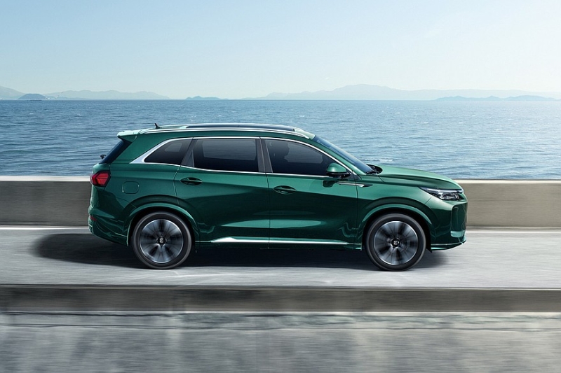 Обновлённый кроссовер Evolute i-Space: оснащение и цены