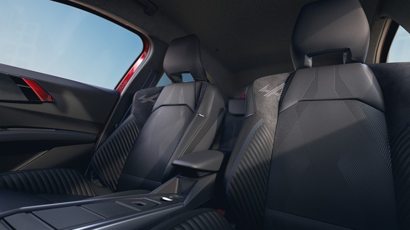 Renault Clio нового поколения подрос, изменил моторную гамму и стал динамичнее