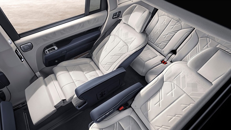 Роскошный гибридный кроссовер Zeekr 9X вышел на рынок: 1400 л.с. и 3,1 с до «сотни»