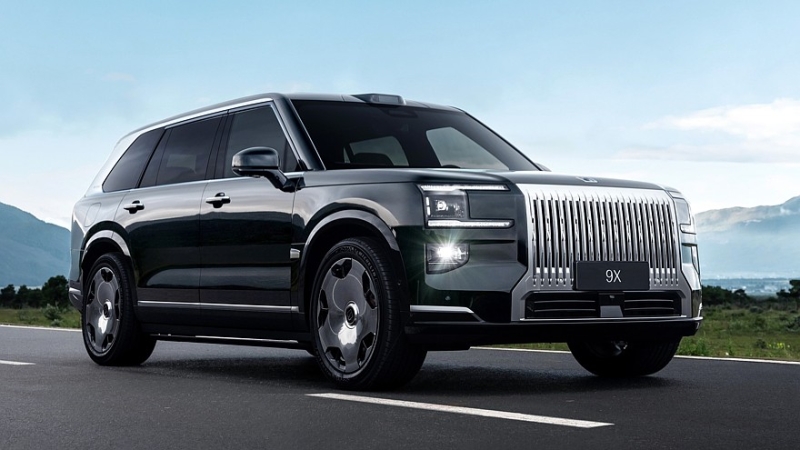 Роскошный гибридный кроссовер Zeekr 9X вышел на рынок: 1400 л.с. и 3,1 с до «сотни»