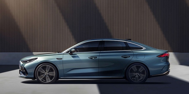 Седан Geely Galaxy Starshine 6 доступен к заказу, на очереди – родственный новый Emgrand