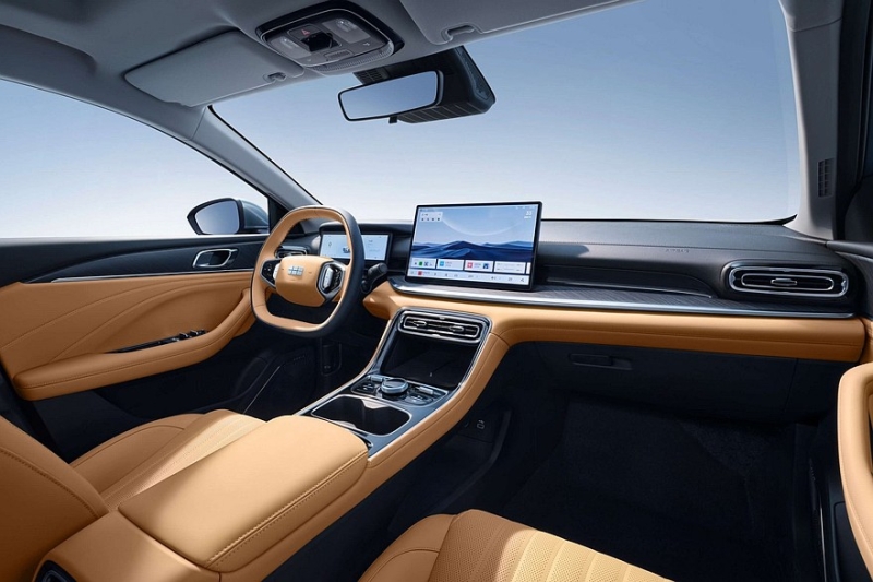 Седан Geely Galaxy Starshine 6 доступен к заказу, на очереди – родственный новый Emgrand