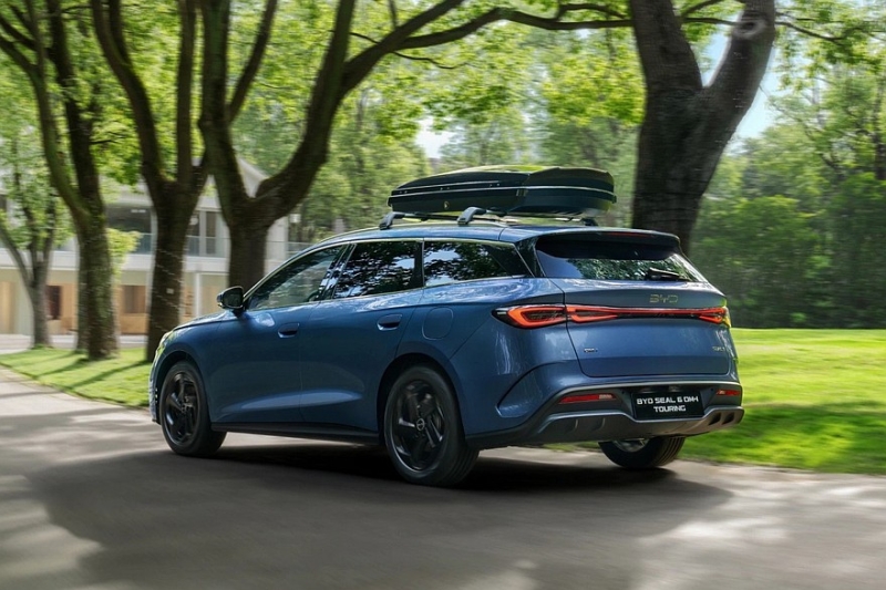 Семейство BYD Seal 6 DM-i выходит на европейский рынок: седан и универсал