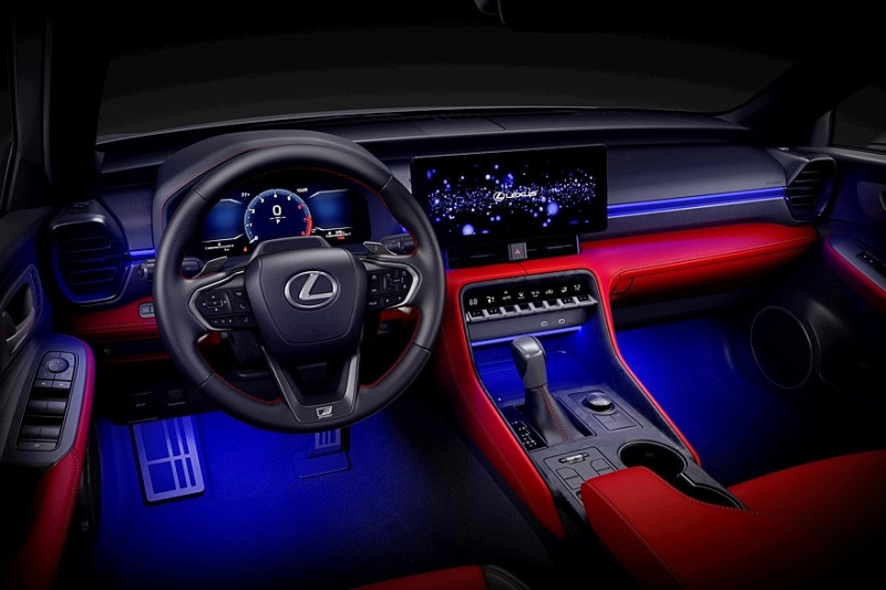 Стареющий Lexus IS опять обновлён: без V8, но с новым салоном и доработанным шасси