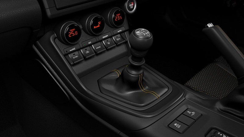 Toyota GR86 и Subaru BRZ обзавелись жёлтыми спецверсиями на родине