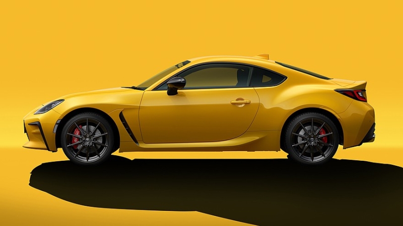 Toyota GR86 и Subaru BRZ обзавелись жёлтыми спецверсиями на родине
