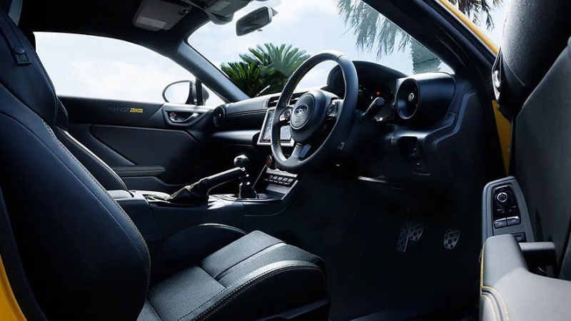 Toyota GR86 и Subaru BRZ обзавелись жёлтыми спецверсиями на родине