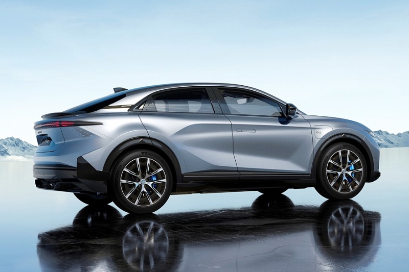 Alpine A390 готовится к старту продаж: цены ниже, чем у Porsche Macan, но всё равно дорого