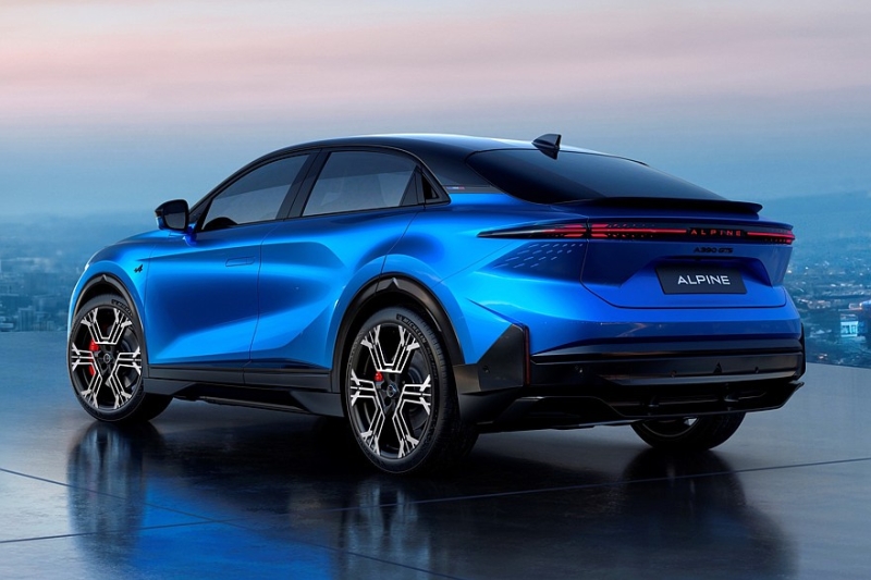 Alpine A390 готовится к старту продаж: цены ниже, чем у Porsche Macan, но всё равно дорого
